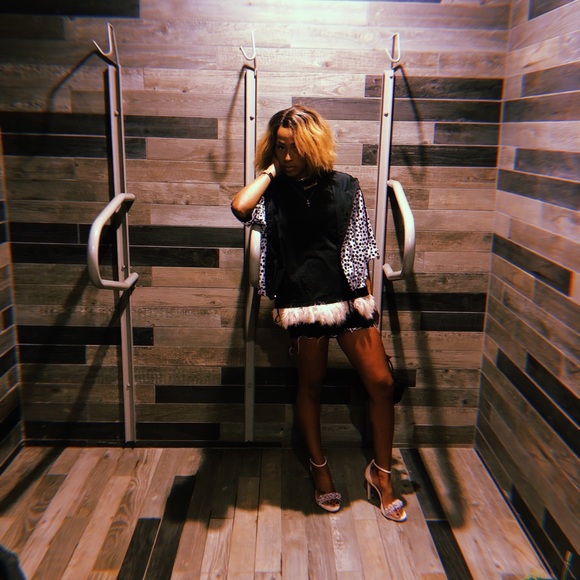 Meet your Posher, Bri - Picture 3 of 8